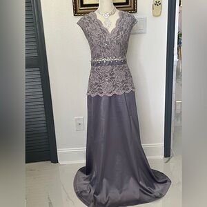 Signature by Sangria Light Gray Dress